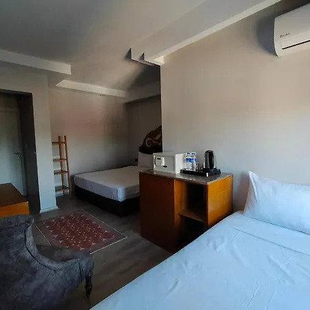 Hotel Gala With Free Parking *