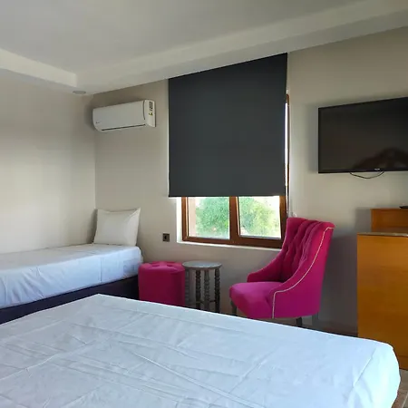 Gala With Free Parking Hotel *