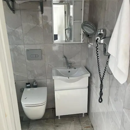 Gala With Free Parking Hotel