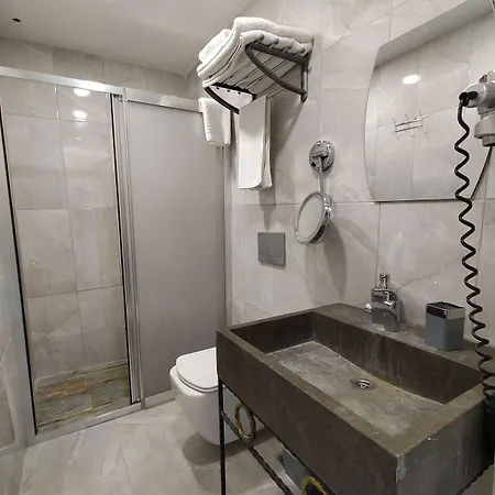 Hotel Gala With Free Parking