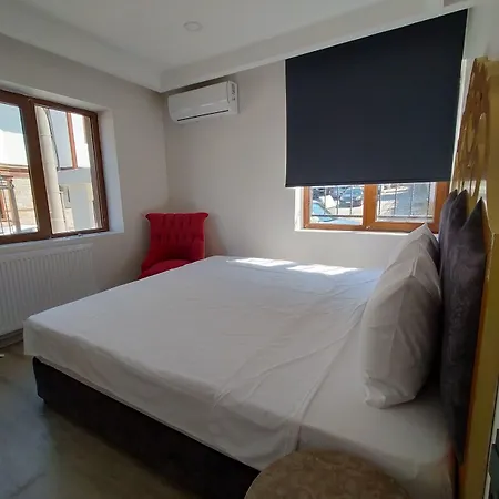 Gala With Free Parking Hotel